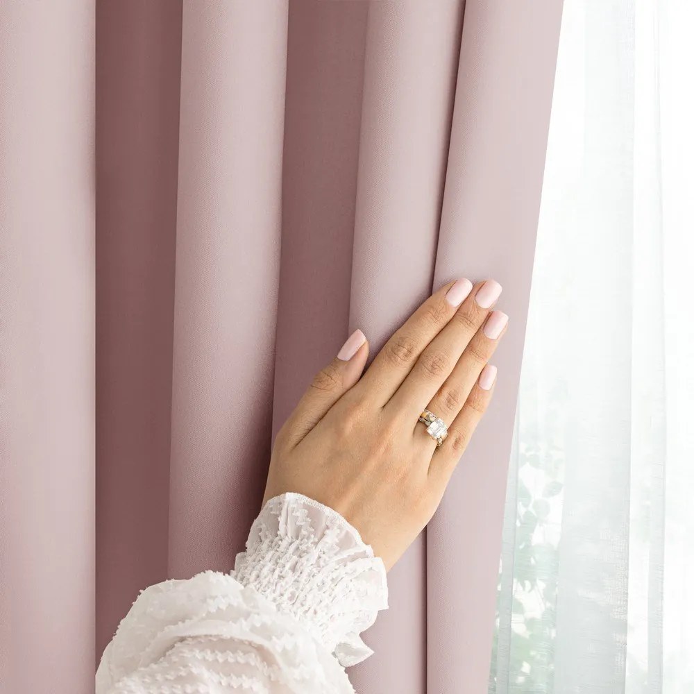 Szaroróżowa zasłona częściowo zaciemniająca (dimout) 140x250 cm Carli Tie – Restilo