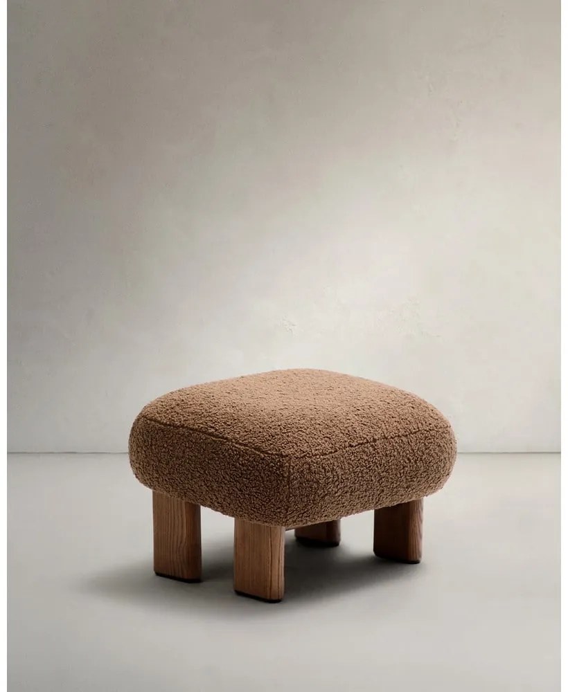 Brązowy podnóżek z materiału bouclé Nema – Kave Home