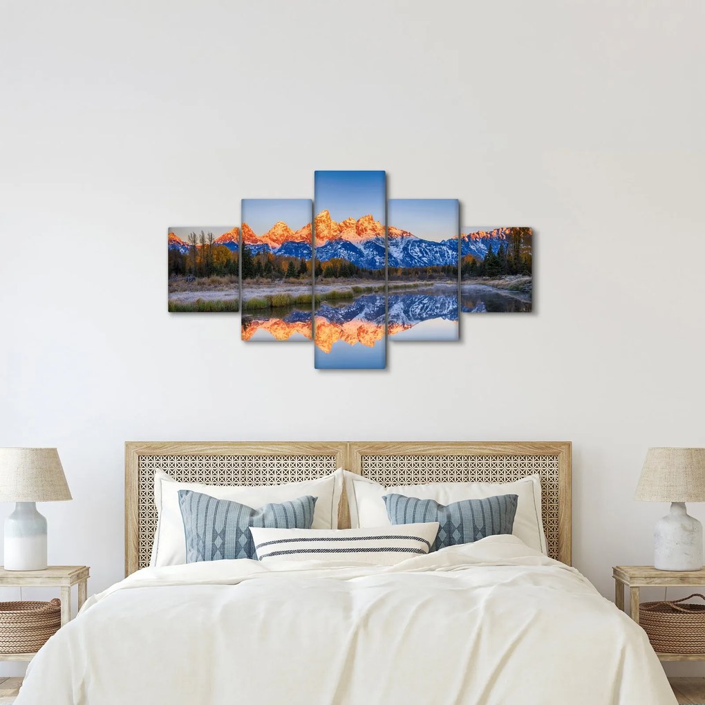 Obraz ośnieżonych szczytów górskich (125x70 cm)