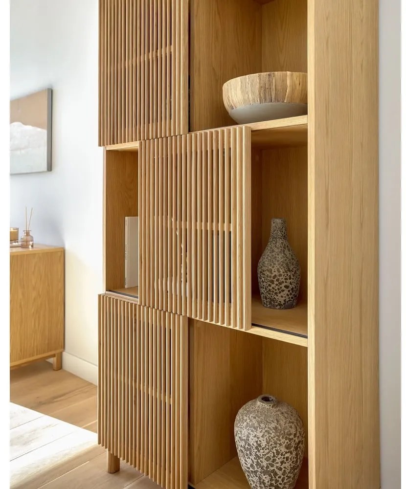 Regał w dekorze dębu z drzwiami przesuwnymi 85x170 cm Beyla – Kave Home