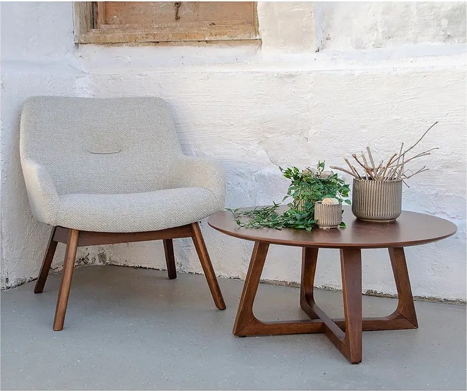 Piaskowy fotel z drewna orzecha House Nordic London