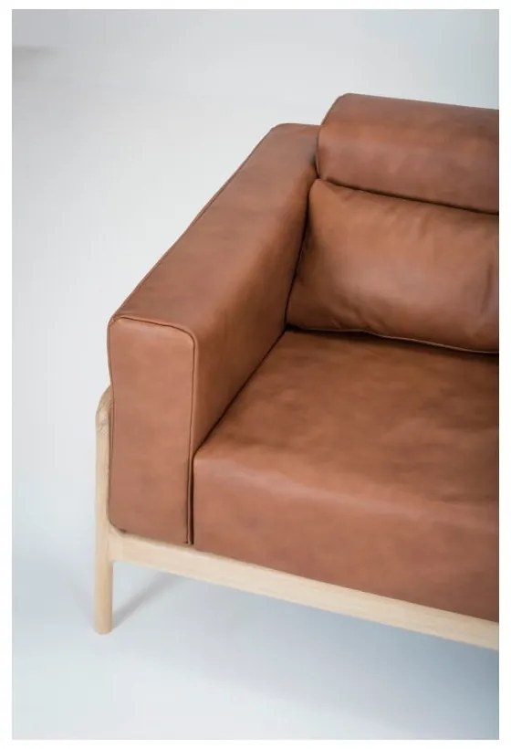 Karmelowa sofa z bawolej skóry z konstrukcją z litego drewna dębowego Gazzda Fawn, 210 cm