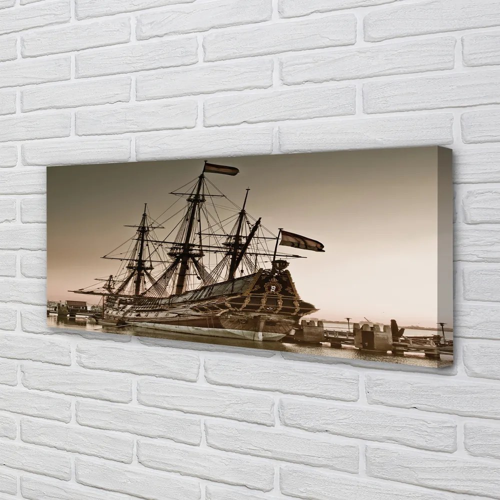 Obraz canvas na ścianę Zabytkowy Statek na Morzu