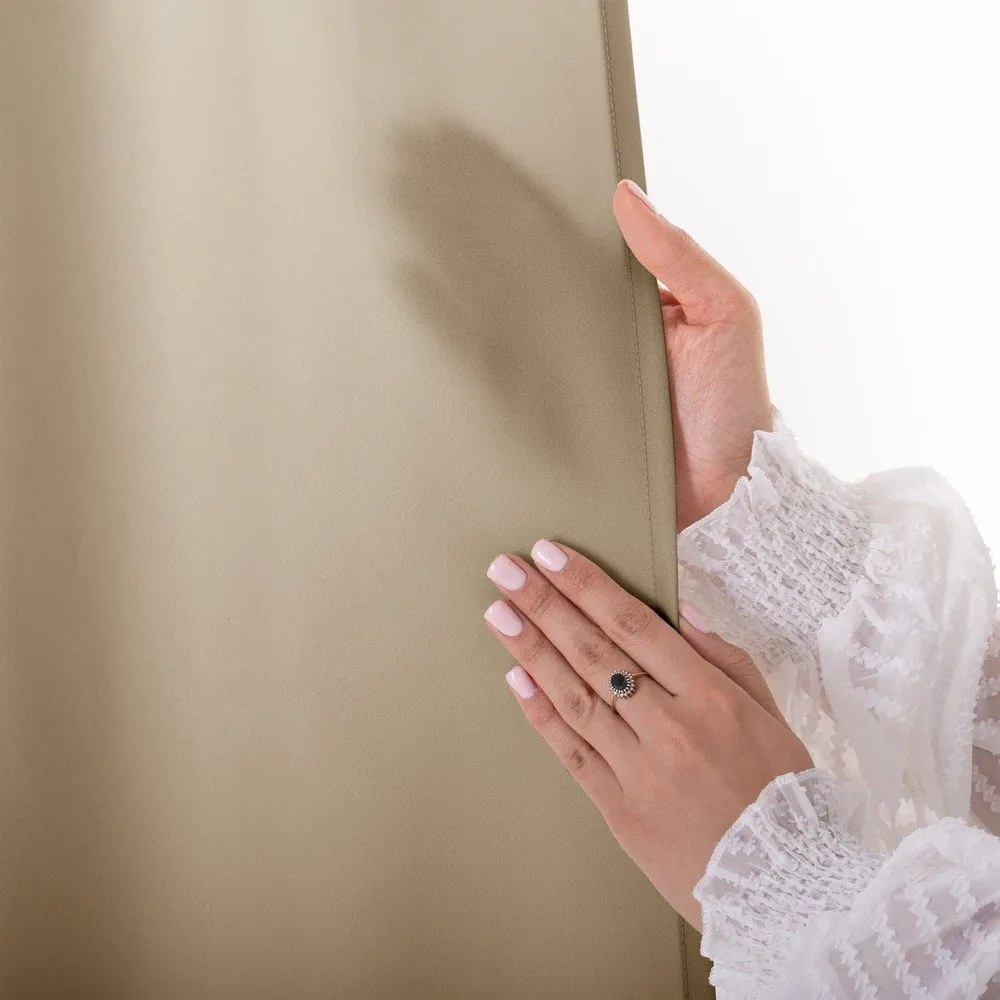 Beżowa zasłona częściowo zaciemniająca (dimout) 140x270 cm Carli – Restilo