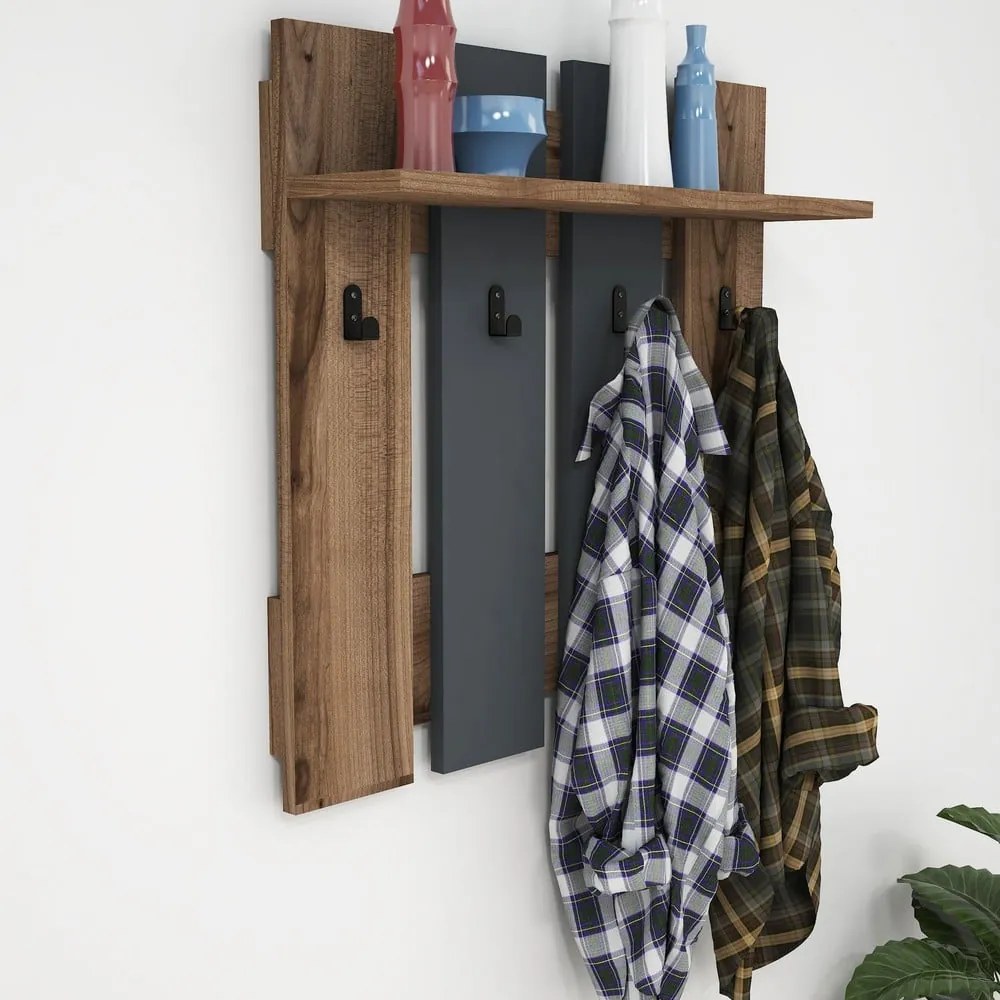 Antracytowo-naturalny wieszak ścienny w dekorze orzecha z półką Mita – Puqa Design