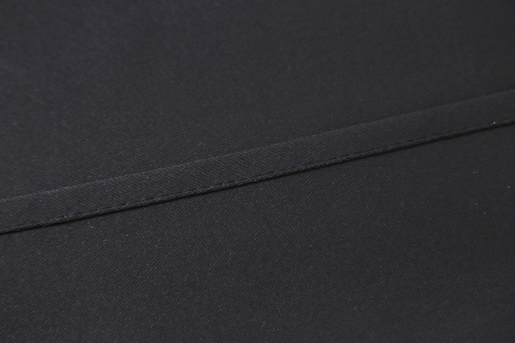 Czarna zasłona OXFORD 140x250 cm Zawieszanie: Metalowe pierścienie