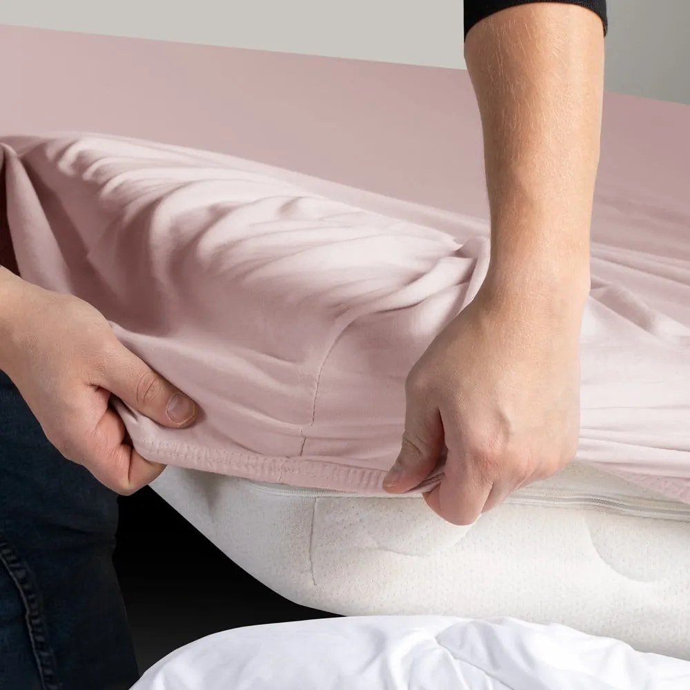 Jasnoróżowe dżersejowe prześcieradło z gumką 200x200 cm Amber – Restilo