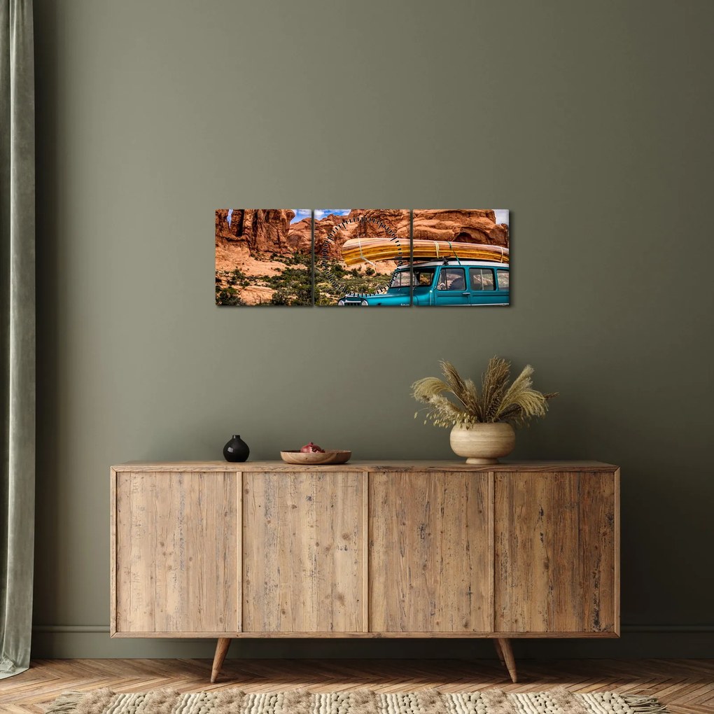 Obraz pojazdu terenowego w górach (z zegarem) (90x30 cm)
