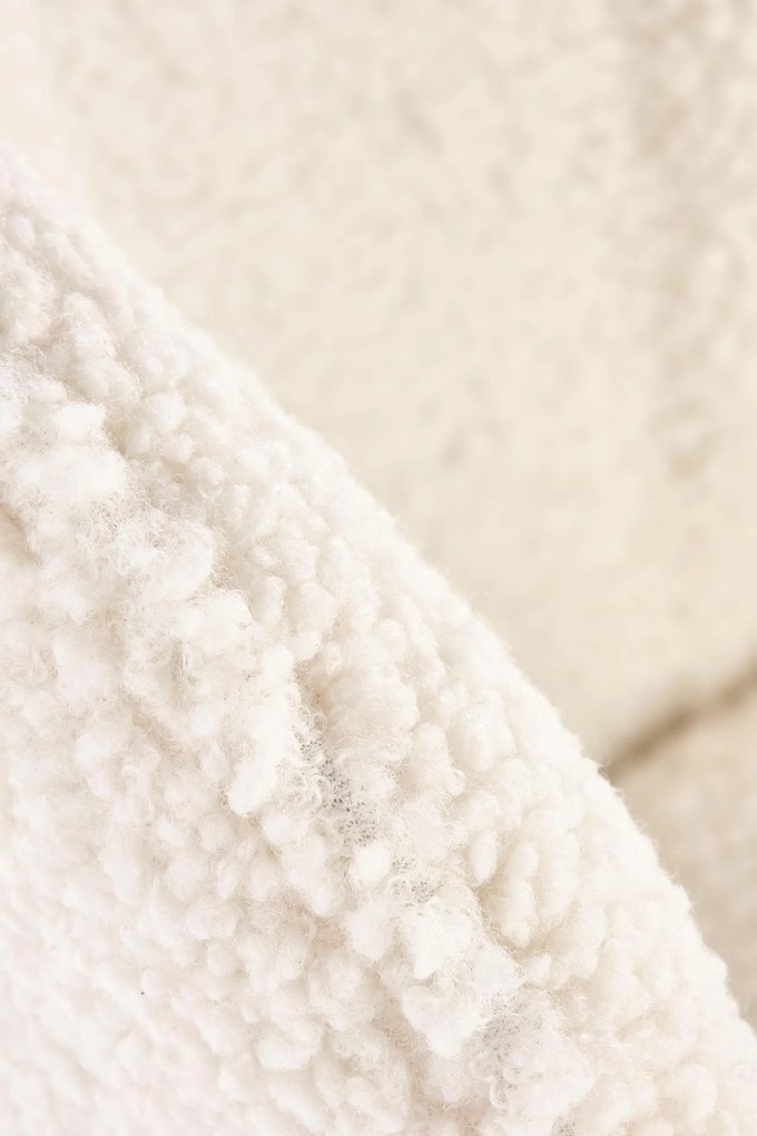 Krzesło, bouclé kremowe, K474 złoty stelaż, nowoczesne, eleganckie,