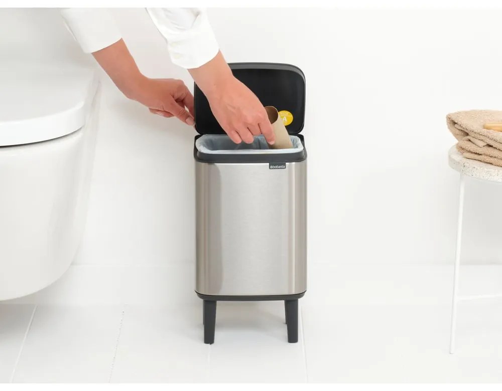 Stalowy kosz na śmieci w kolorze matowego srebra 4 l Bo Hi – Brabantia