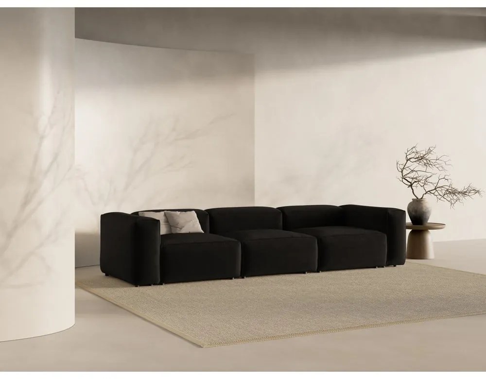 Czarna sofa 364 cm Bergamo – Cosmopolitan Design