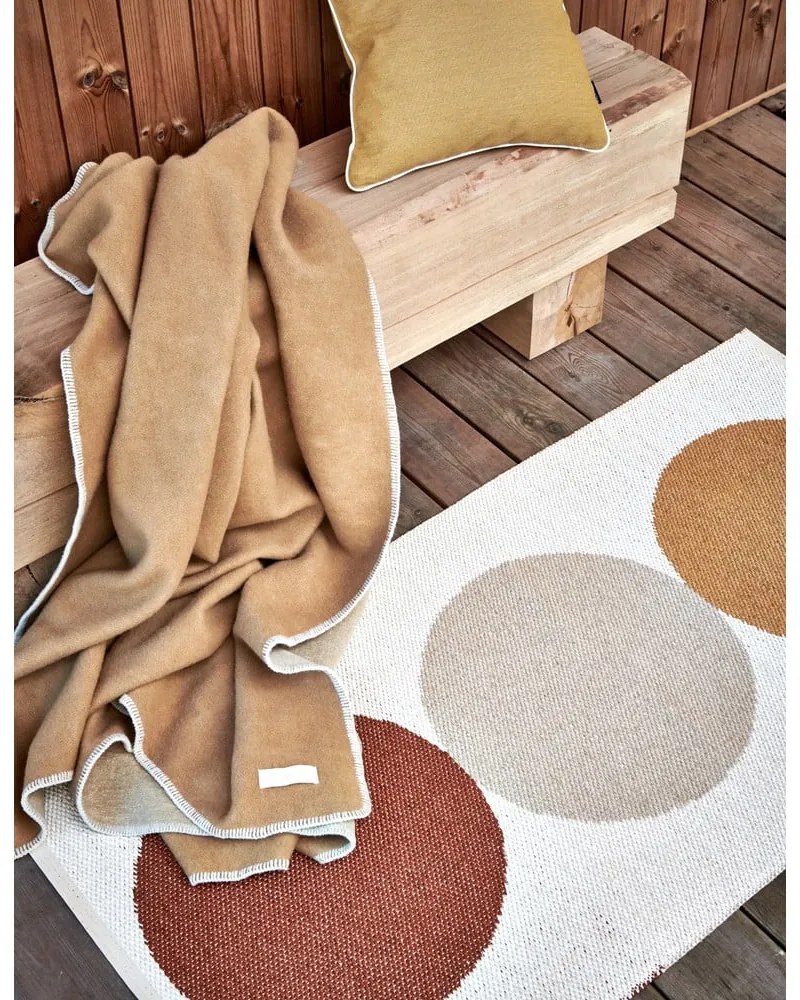 Koc z mieszanki wełny w kolorze ochry 140x200 cm Ylva Ochre – Pappelina