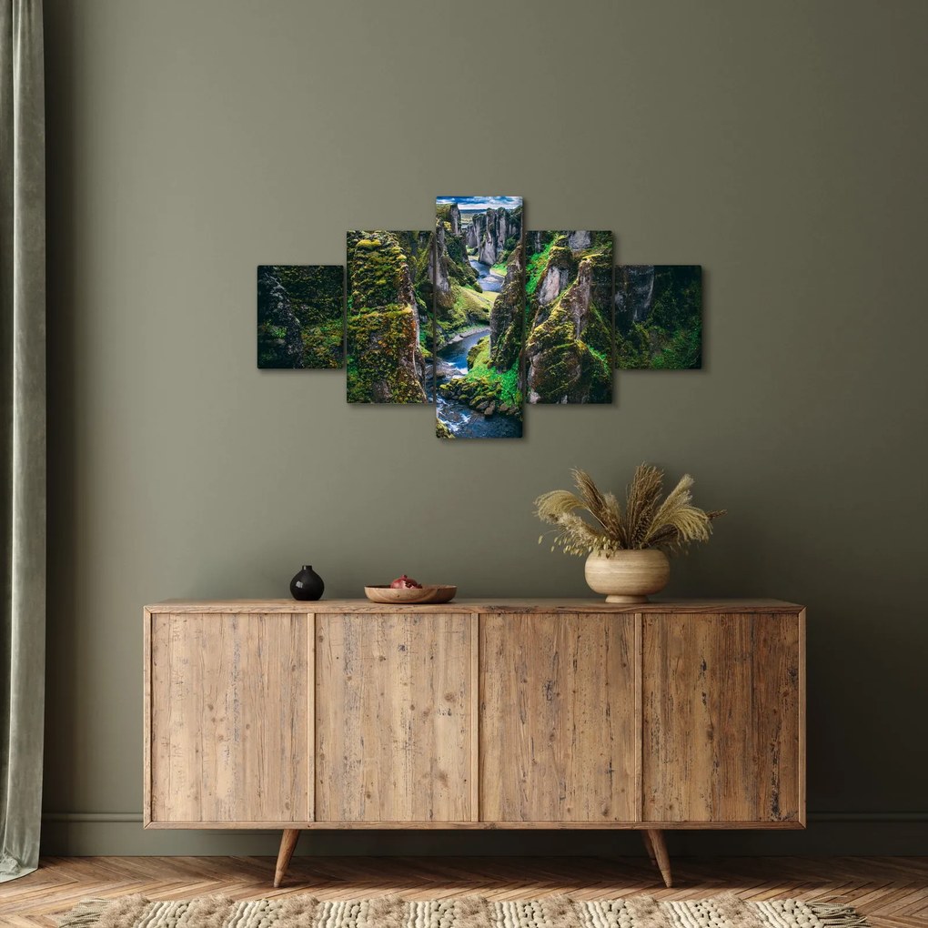 Obraz - Rzeka w skalistej dolinie (125x70 cm)