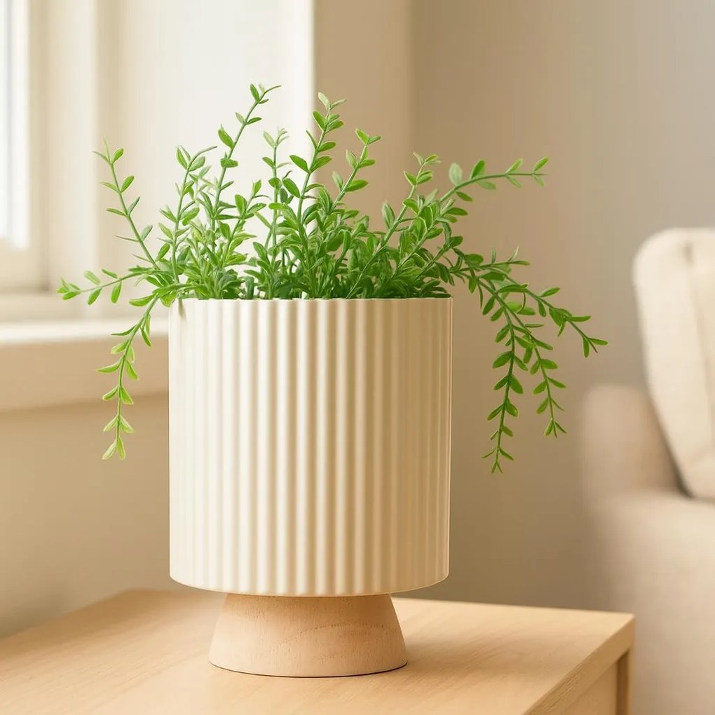 Metalowa osłonka na doniczkę z falowanym rantem na drewnianej podstawie NORD, Ø 18 x 23 cm