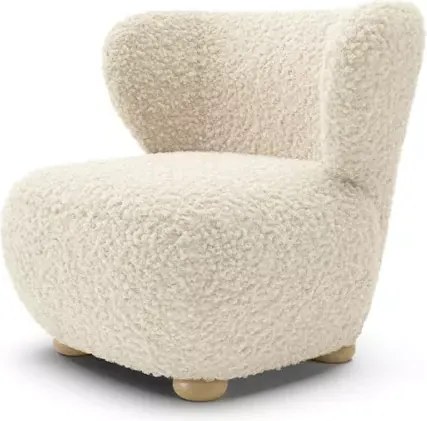 Sigrid – stylowy fotel do salonu z ergonomicznym oparciem i opcją drewnianych nóżek
