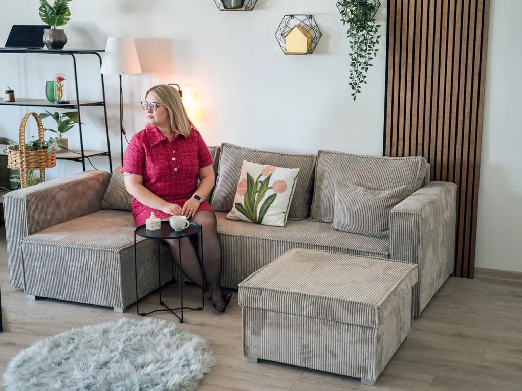 Jasnobeżowy taboret SMART COSARO ze schowkiem 65x65 cm