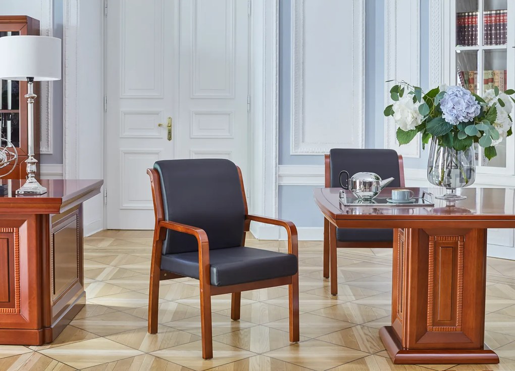 Stolik biurowy Dunkan, kwadratowy, fornirowany drewnem. Dostępne wymiary: 80x80 cm i 120x120 cm. Stolik okolicznościowy do biura. Meble gabinetowe Prestige.