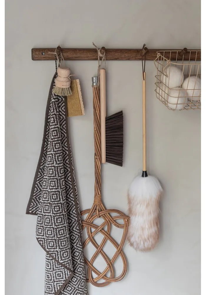 Brązowy wieszak ścienny z litego drewna dębowego 72 cm Roots – Mette Ditmer Denmark