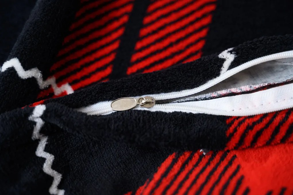 PrzytulneMieszkanie.pl PrzytulneMieszkanie.pl Pościel z mikropluszu ALBURY czerwona Rozmiar pościeli: 2 szt 70 x 90 cm | 200 x 220 cm