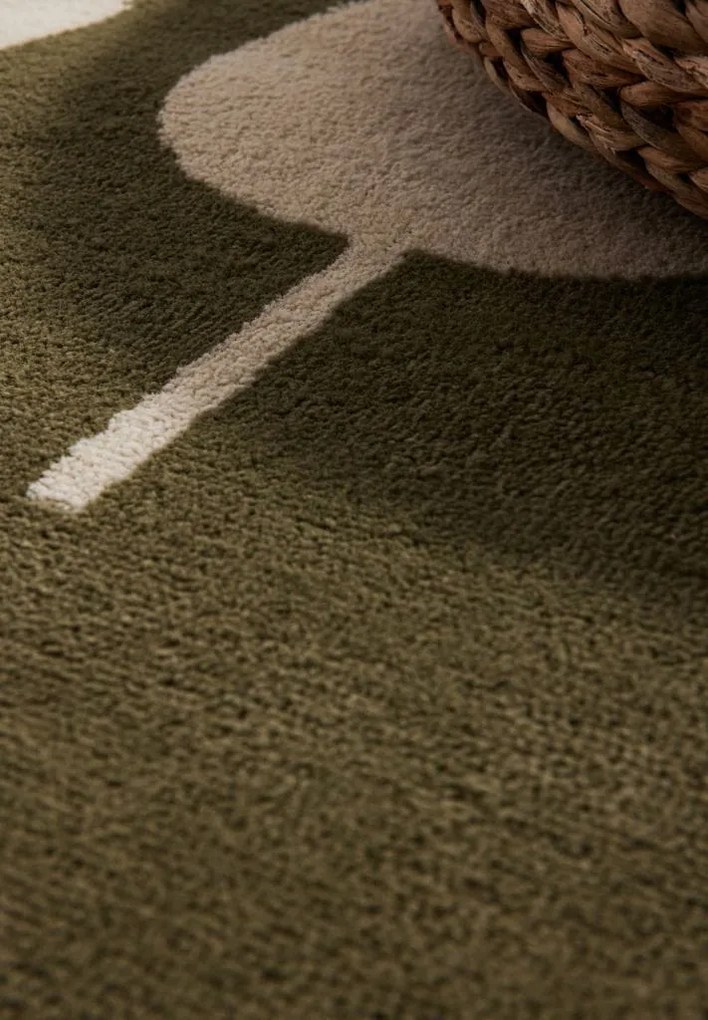 Dywan dziecięcy Adventures – Kremowe Listki na zielonym tle 120 cm x 170 cm Atest Oeko-Tex