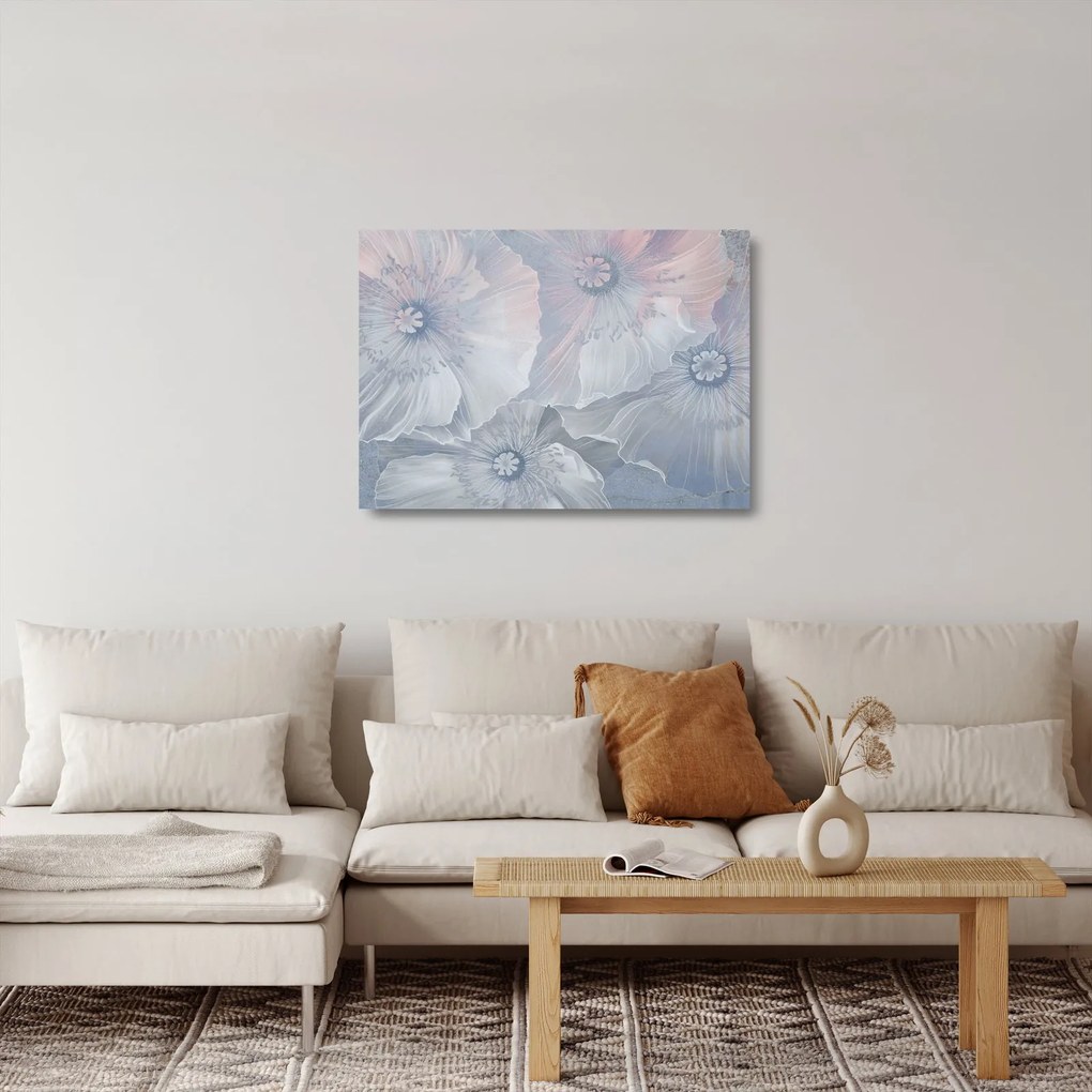 Obraz na szkle - Niebieskie kwiaty na ścianie (70x50 cm)