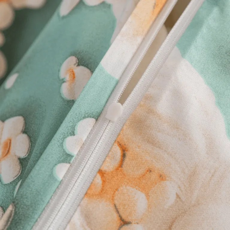 PrzytulneMieszkanie.pl PrzytulneMieszkanie.pl Pościel dziecięca z mikrofibry PUPPIFLORA kolorowa Rozmiar pościeli: 70 x 80 cm | 140 x 200 cm