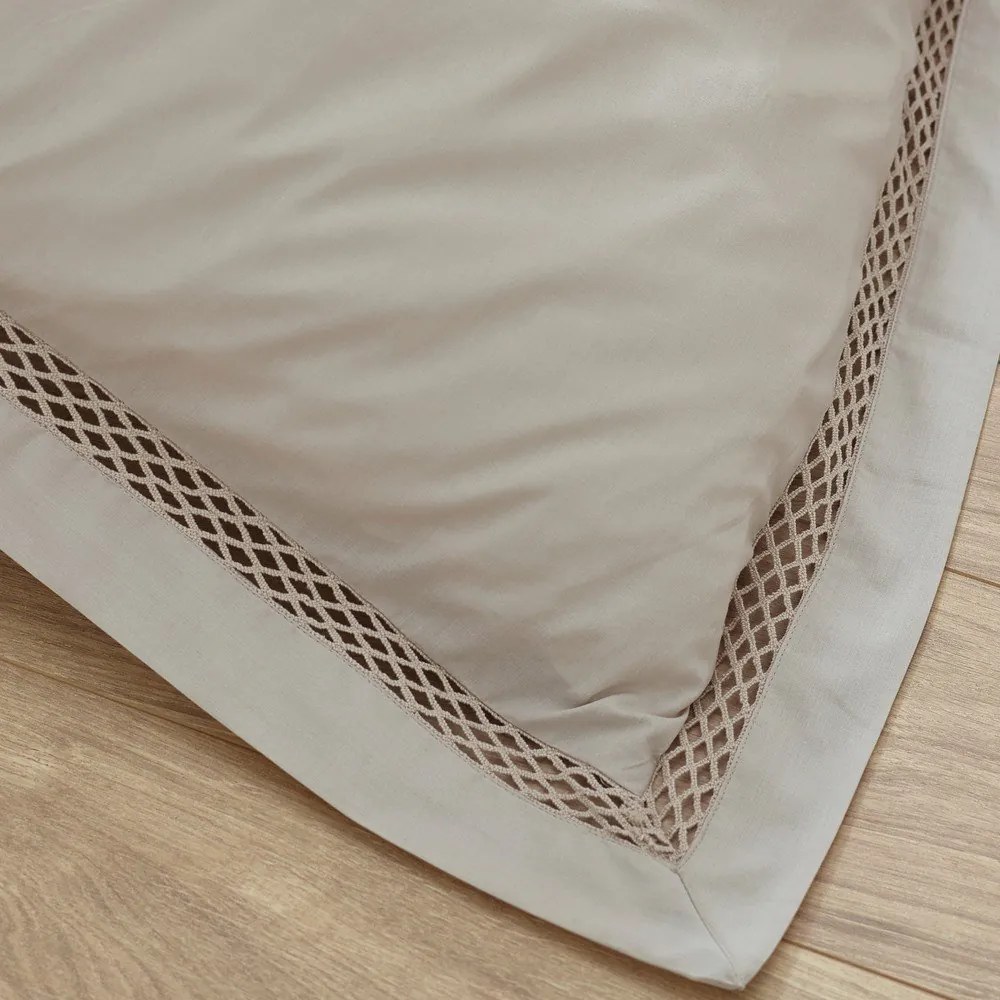 Jasnobrązowa pościel dwuosobowa 230x220 cm Classic Lattice Lace – Catherine Lansfield