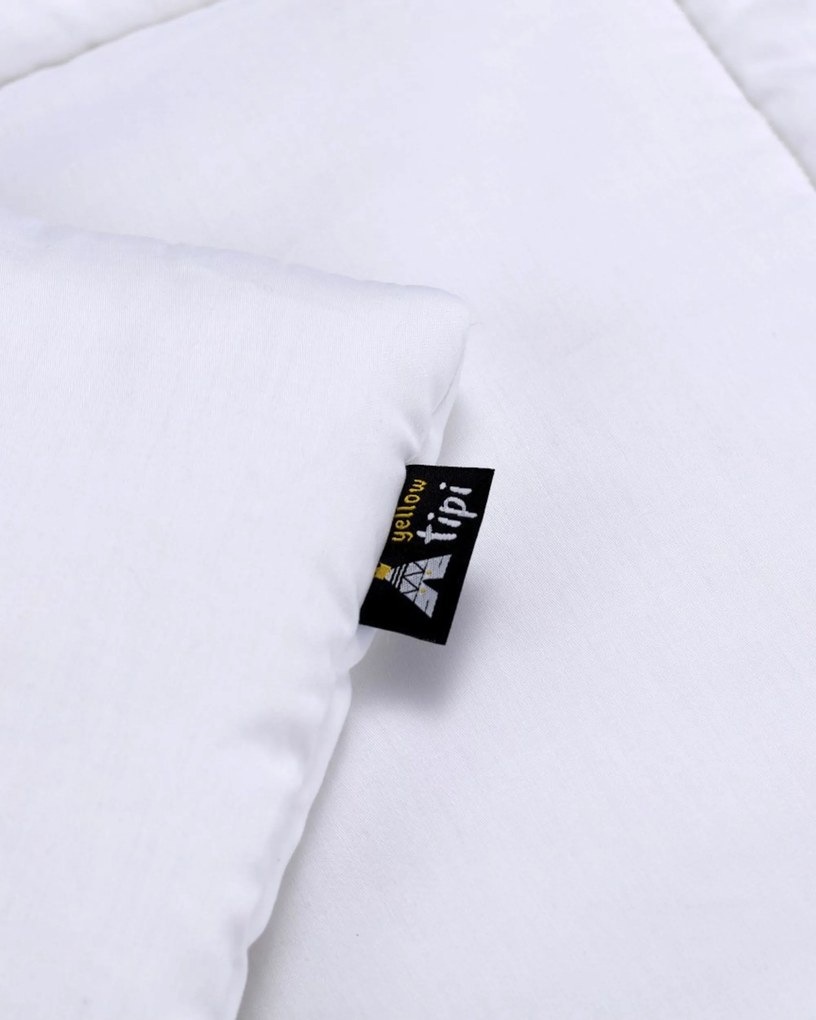 Pościel z wypełnieniem kolor biały tkanina wzorzysta