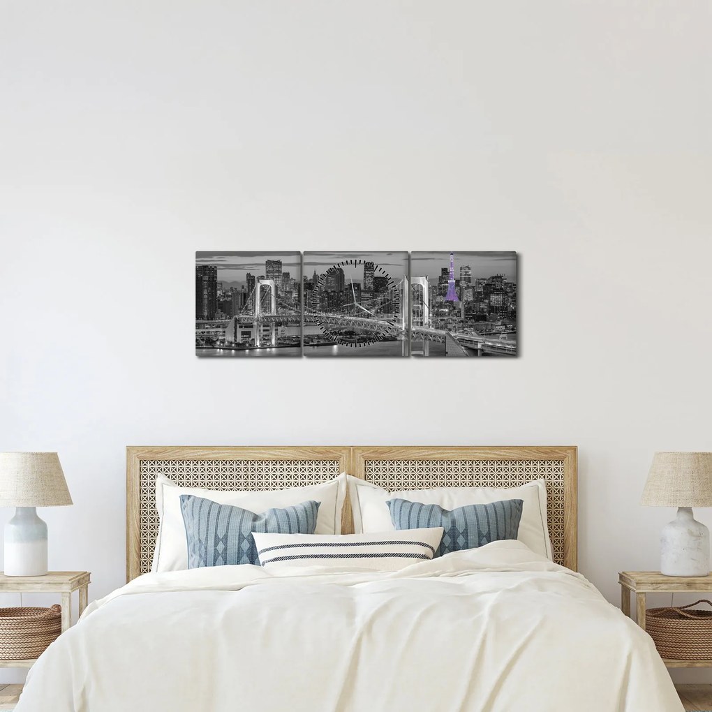 Obraz - Duże miasto z fioletową wieżą (z zegarem) (90x30 cm)
