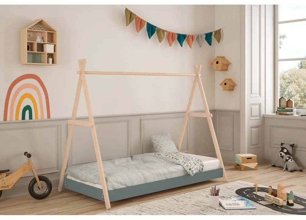 Łóżko dziecięce z litego drewna sosnowego w kształcie domku ze stelażem 90x200 cm w naturalnym kolorze/szarozielone Trufa – Marckeric