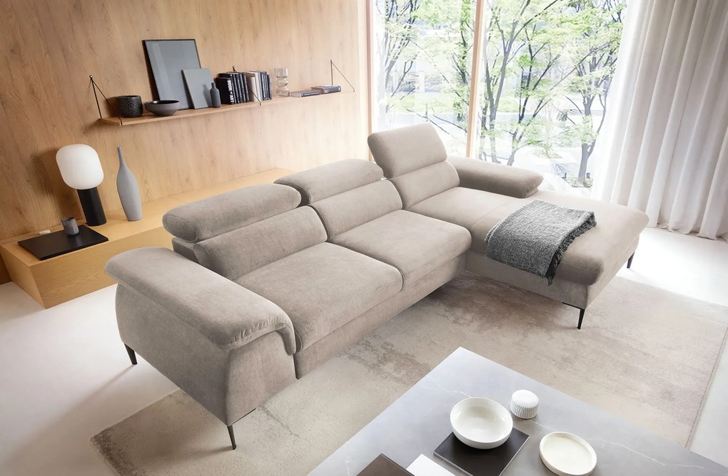 Beżowa kanapa narożna z regulowanymi zagłówkami C1-L28