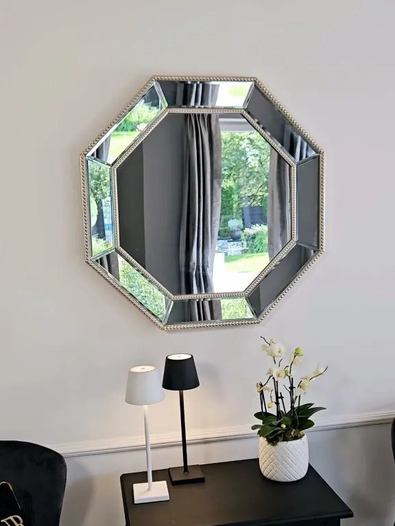 Lustro w lustrzanej ramie, szlifowane fazą, ośmiokąt.78x78cm