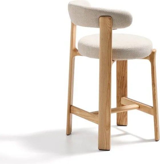 Beżowo-naturalny hoker z litego drewna jesionowego (wysokość siedziska 65 cm) Granite – Kave Home