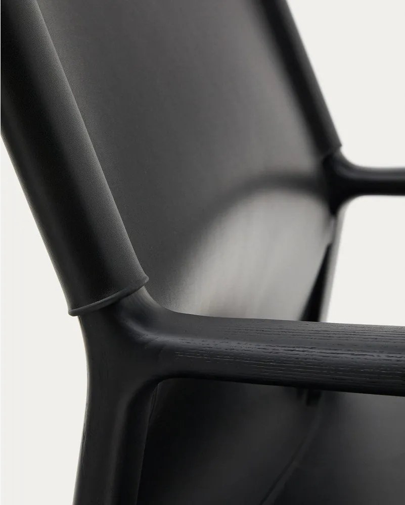 Czarny skórzany fotel Jan – Kave Home