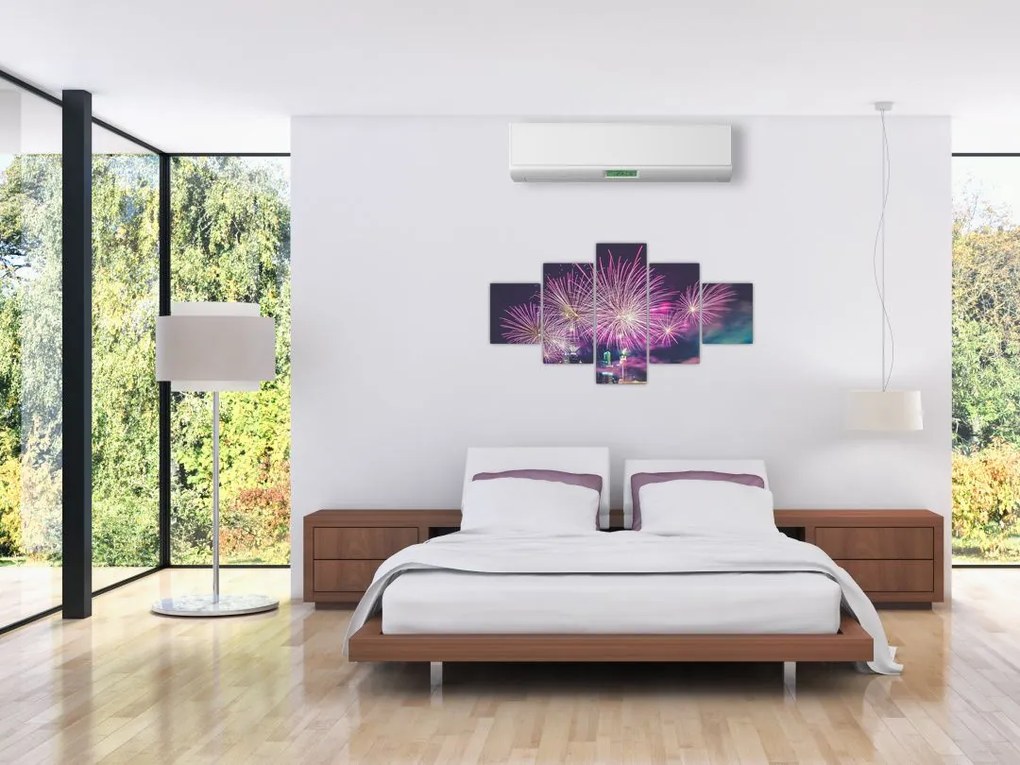 Obraz nocnego miasta z fajerwerkami (125x70 cm)