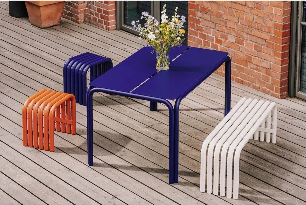 Beżowa metalowa ławka ogrodowa Nokk – noo.ma