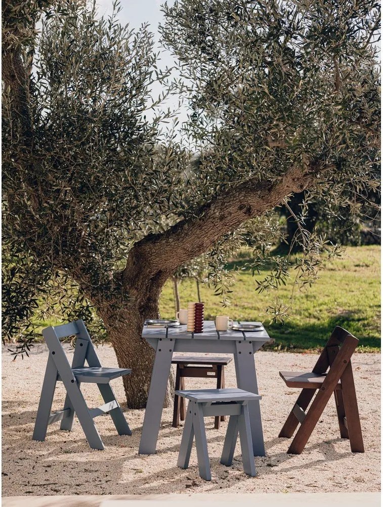 Niebieskie drewniane krzesło ogrodowe Navo – noo.ma