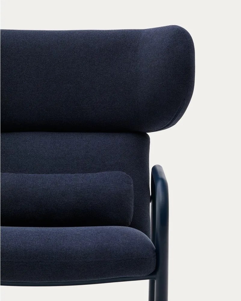 Ciemnoniebieski fotel Inari – Kave Home