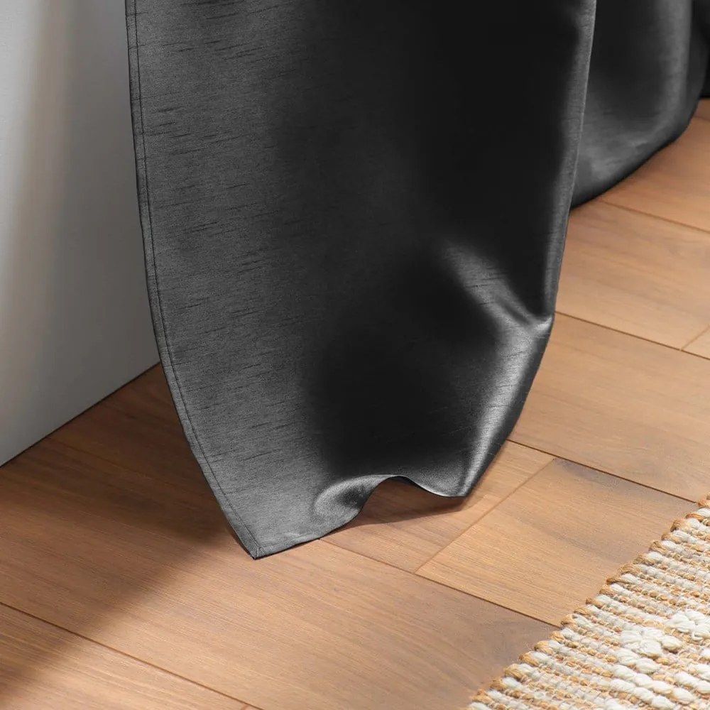 Ciemnoszara zasłona z mikrosatyny 140x240 cm Shana – douceur d'intérieur
