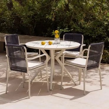 Zestaw Okrągłego Stołu Ø100 Cm Valerie I 4 Ogrodowych Krzeseł Z Podłokietnikami Z Aluminium Alberta Kremowa Tapioca & Granatowy Sznur - Sklum
