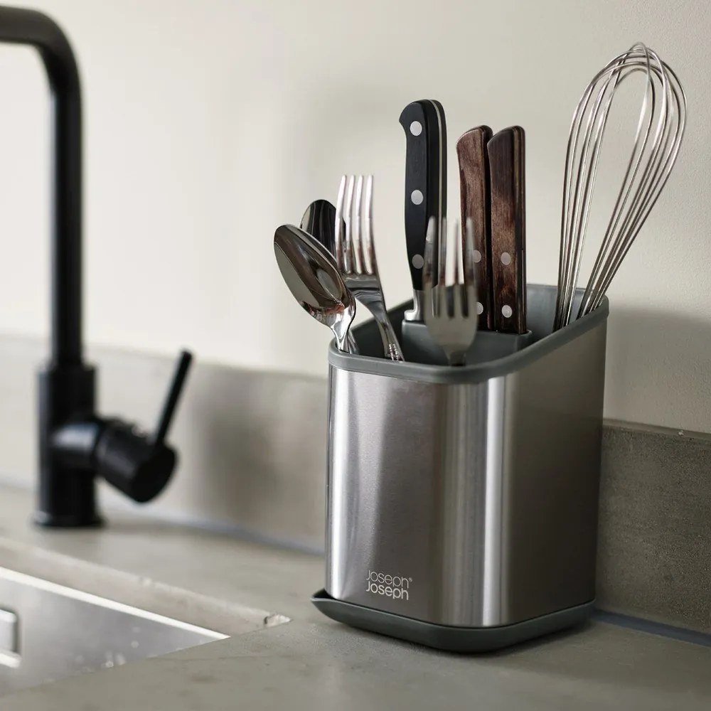 Ociekacz na sztućce ze stali nierdzewnej w kolorze srebra z połyskiem 11x11,5 cm Duo Steel – Joseph Joseph