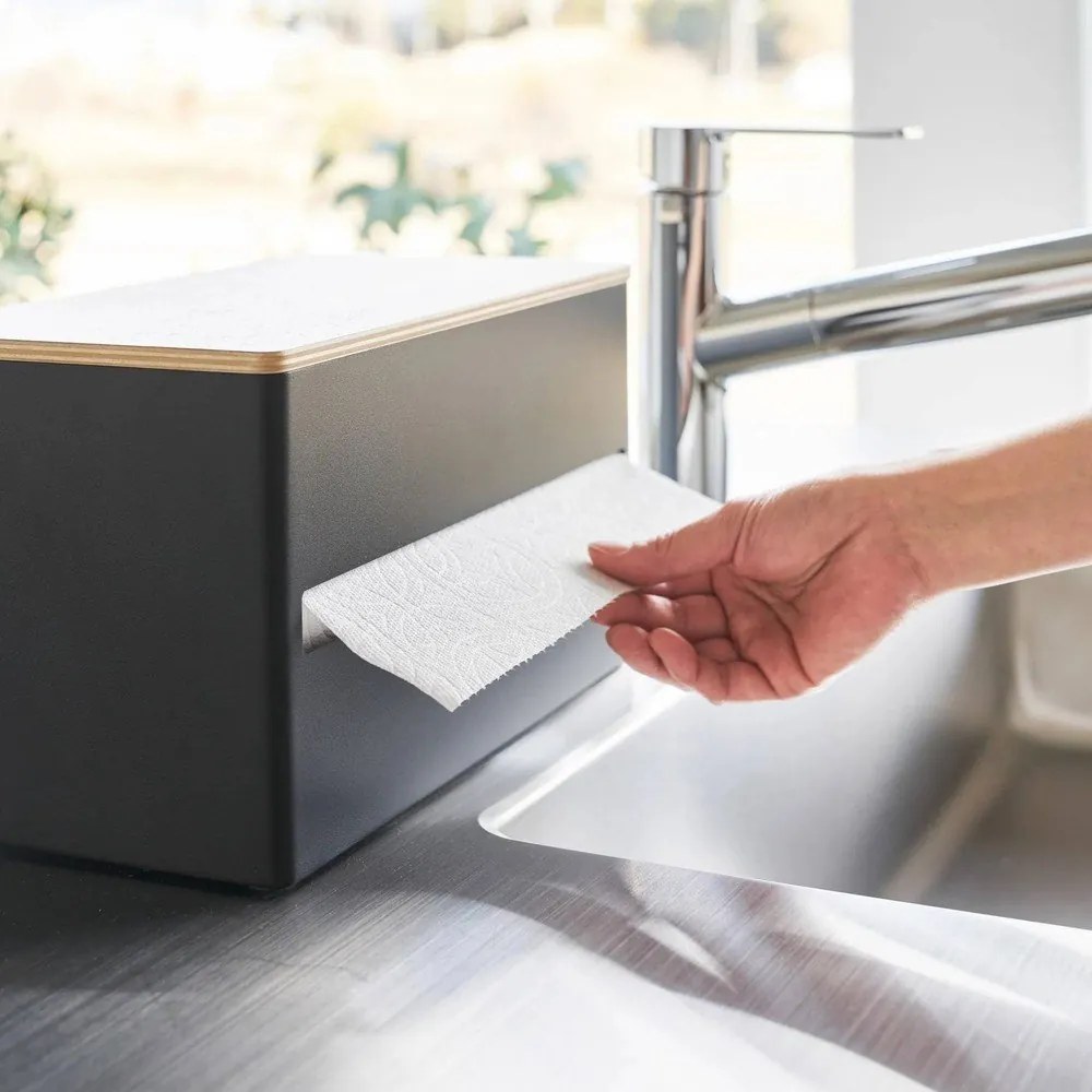 Czarny metalowy stojak na ręczniki papierowe Rin – YAMAZAKI