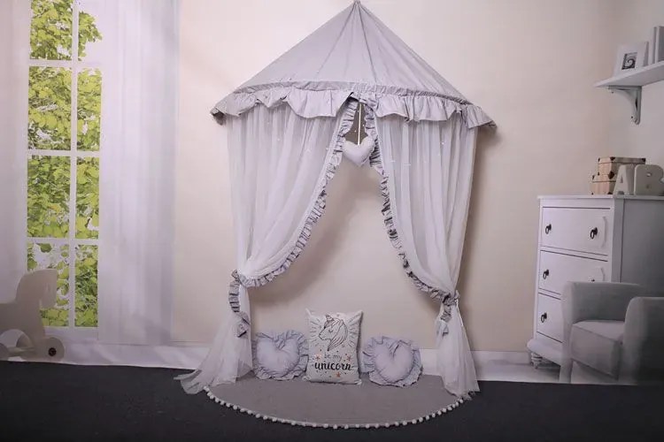 Szaro-biały baldachim dziecięcy z 3 poduszkami matą L3-S80