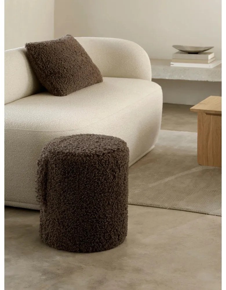 Ciemnobrązowy puf z materiału bouclé Teddy – Blomus