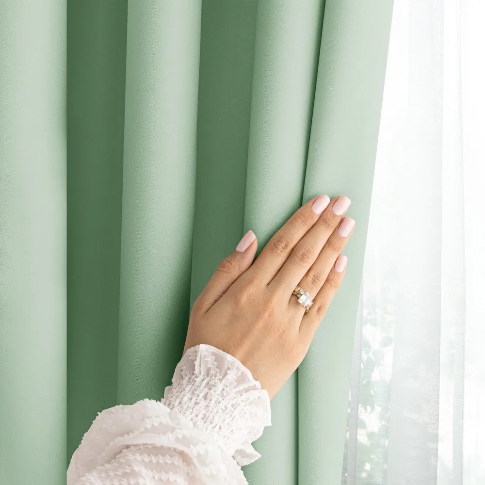 Miętowa zasłona częściowo zaciemniająca (dimout) 140x270 cm Carli – Restilo