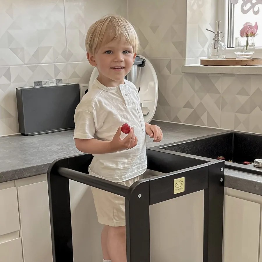 Kitchen helper drewniany pomocnik kuchenny dla dziecka, czarny - meowbaby®
