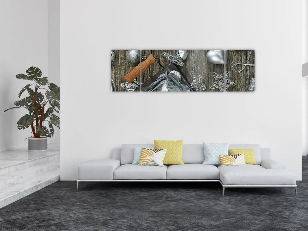 Obraz - srebrne ozdoby świąteczne (170x50 cm)