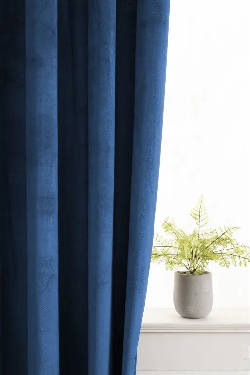 Zasłona zaciemniająca ELVIO VELVET 140x250 cm, granatowa Zawieszanie: Metalowe pierścienie
