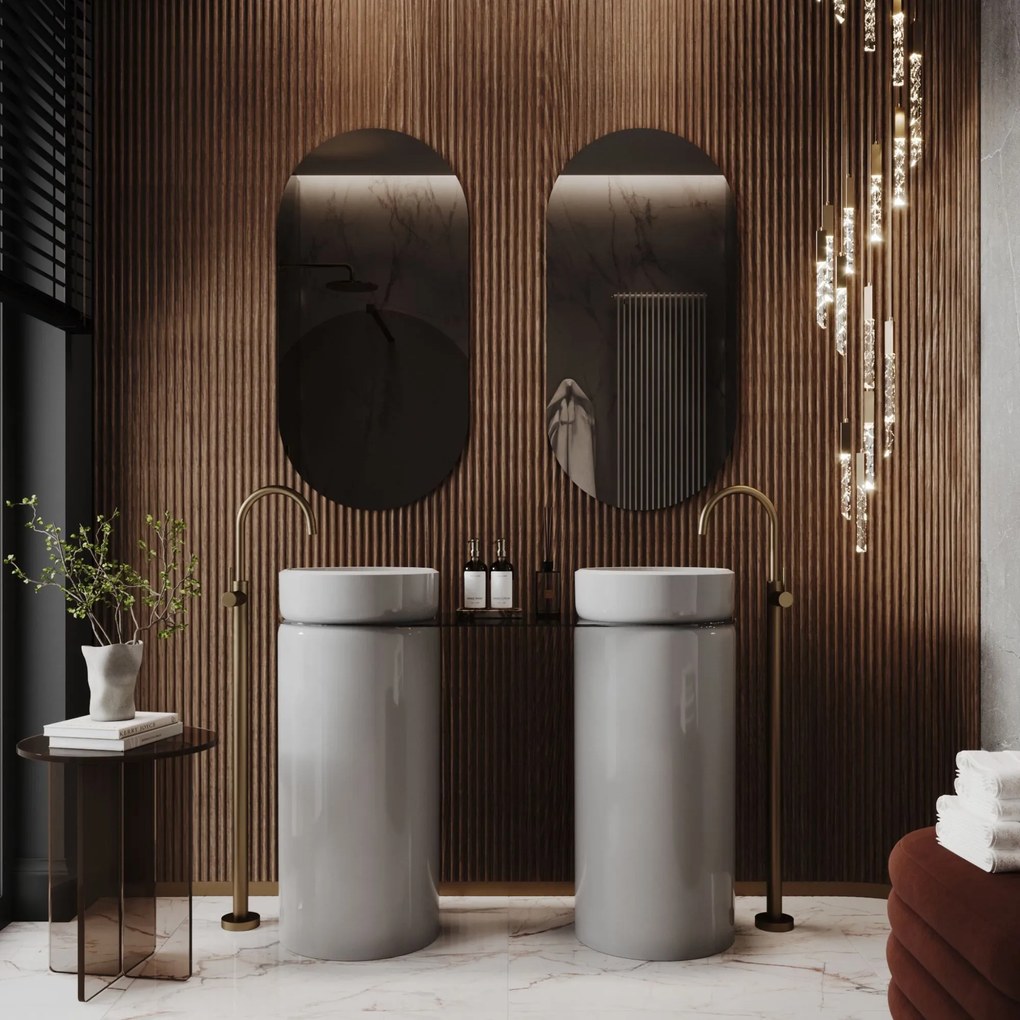 Dwie umywalki z konglomeratu wolnostojące okrągłe 85 x 40 cm RONA bez przelewu połączone półką szklaną | Różne kolory półki : Kolor szklanej półki - Niebieski, Kolor umywalki RONA - Szary połysk, Podłączenie syfonu - Do podłogi