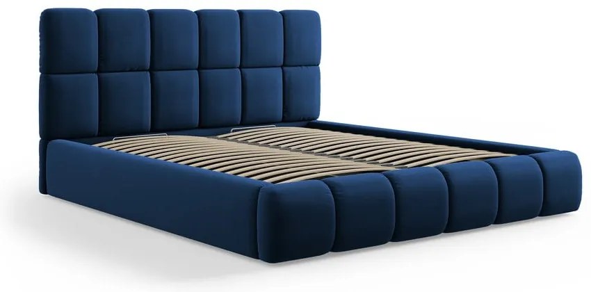 Ciemnoniebieskie aksamitne tapicerowane łóżko dwuosobowe ze schowkiem i stelażem 200x200 cm Bellis – Micadoni